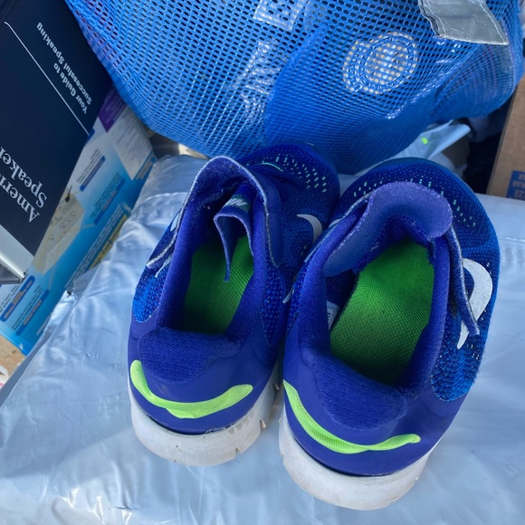 Nike 904259-400 Youth Boy’s Blue White Slip On Sneakers Size 1.5Y - Picture 7 of 12